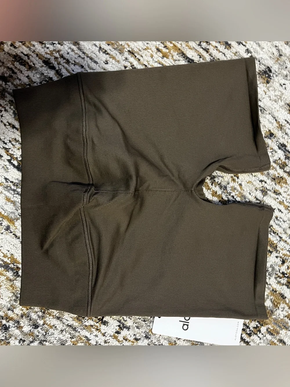 (NWT) ALO 5" seamless ribbed favorite short in olive tree color - Picture 8 of 11